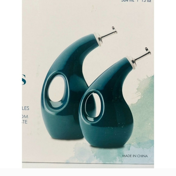 Rachael Ray Evoo & Vinegar bottles. Set of two. 24 oz. and 13 oz. NO cru… - Picture 1 of 3